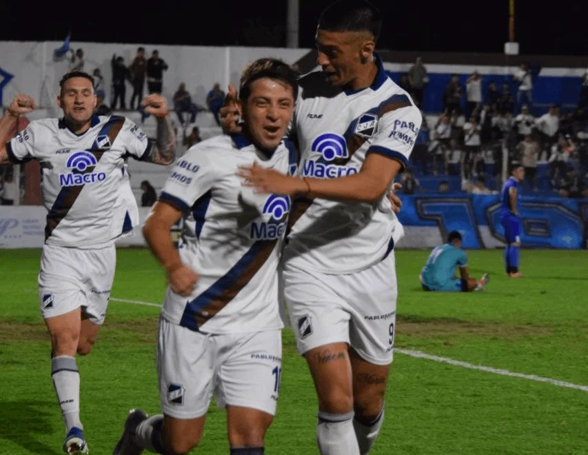 Gol de Assennato - Juventud venció a Sol de América por 3 a 0 (2)