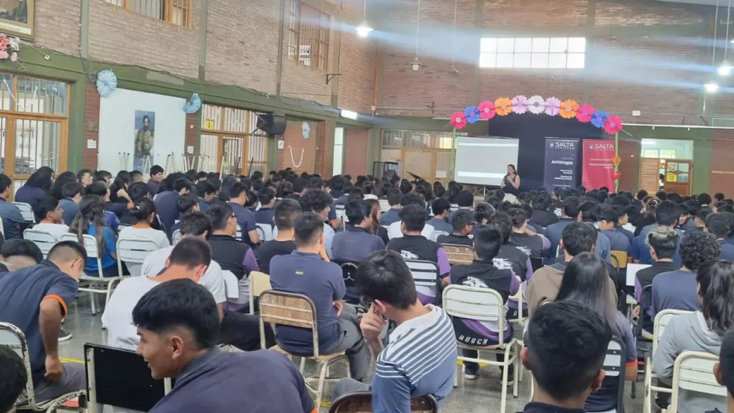 98371-mas-de-400-estudiantes-fueron-concientizados-por-la-agencia-antidrogas