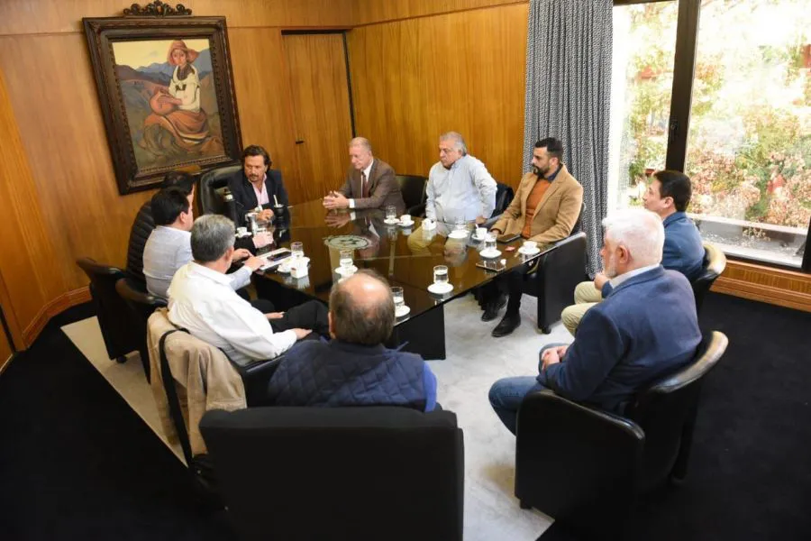7387-el-gobernador-se-reunio-con-representantes-gremiales-de-la-cgt