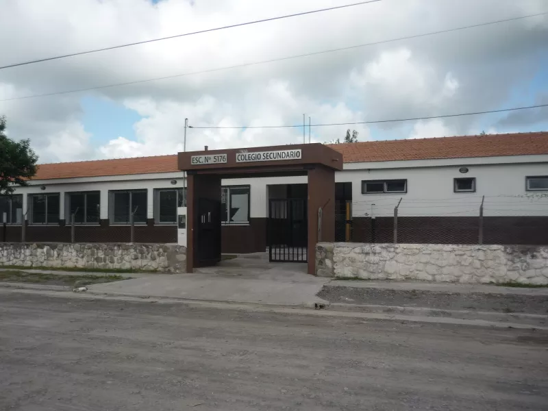 77649-ordenan-que-se-deje-de-difundir-material-audiovisual-del-adolescente-que-ingreso-al-colegio-con-un-machete