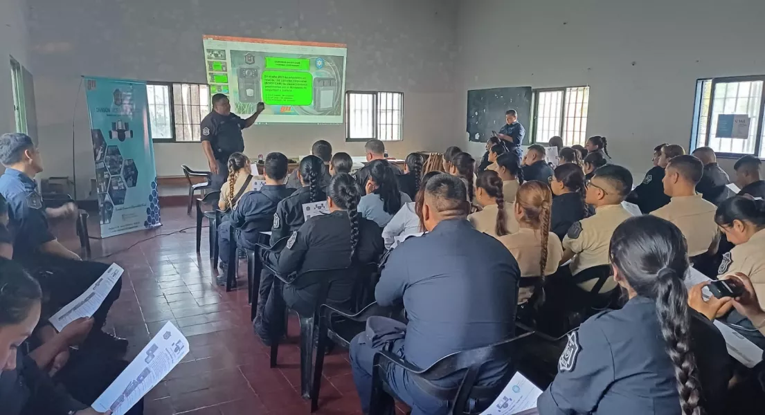 105150-videovigilancia-capacito-sobre-uso-de-camaras-corporales-a-policias-de-capital