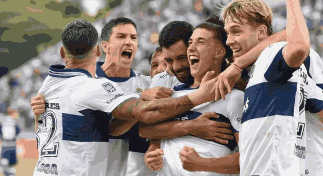 GIMNASIA DE LA PLATA- todos saludos a Barros Schelotto abrazados por su golazo