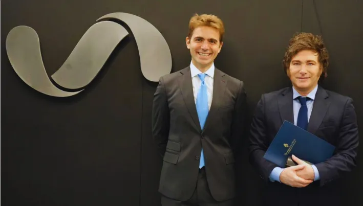 Pierpaolo Barbieri- propietario de Ualá sonriente con Milei