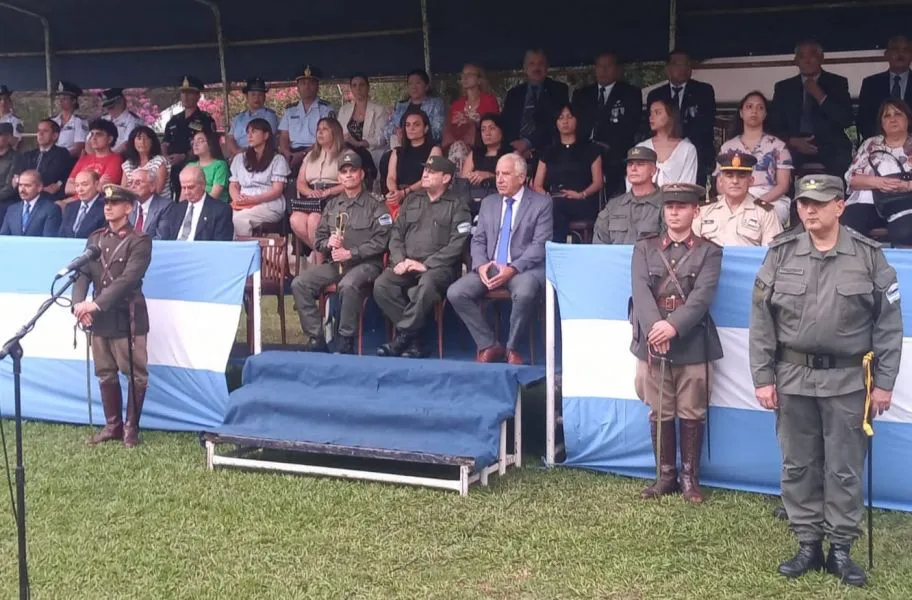 El-ministro-Dominguez-participo-de-la-asuncion-del-nuevo-jefe-de-la-vii-agrupacion-de-gendarmeria-nacional 1