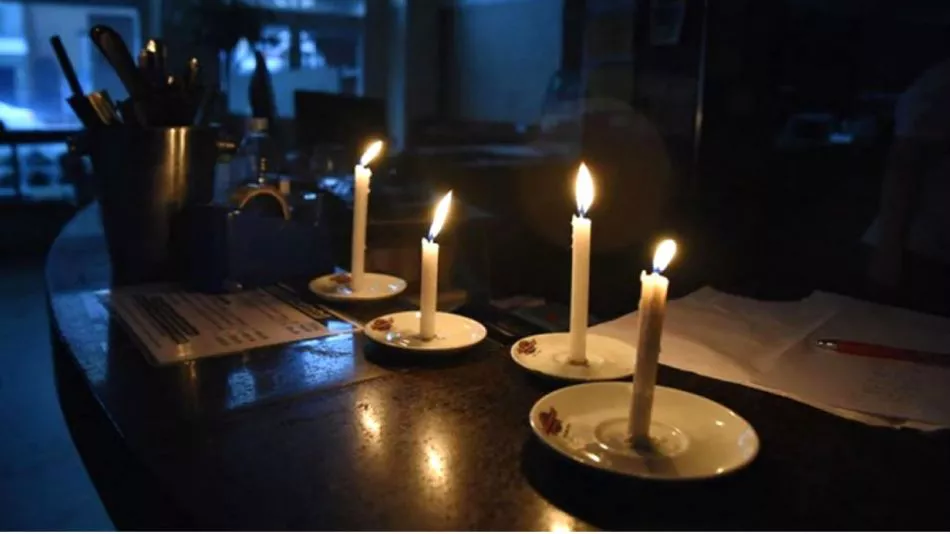 algunos-usuarios-en-las-redes-sociales-reportaron-que-los-cortes-de-luz-empezaron-el-domingo-905713