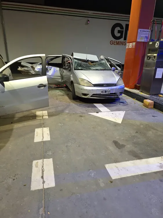 ORÁN - Explotó un Ford Fiesta con droga en el cilindro de gas (3)