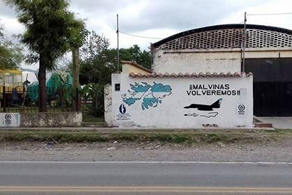 Mural pintado en ruta 51