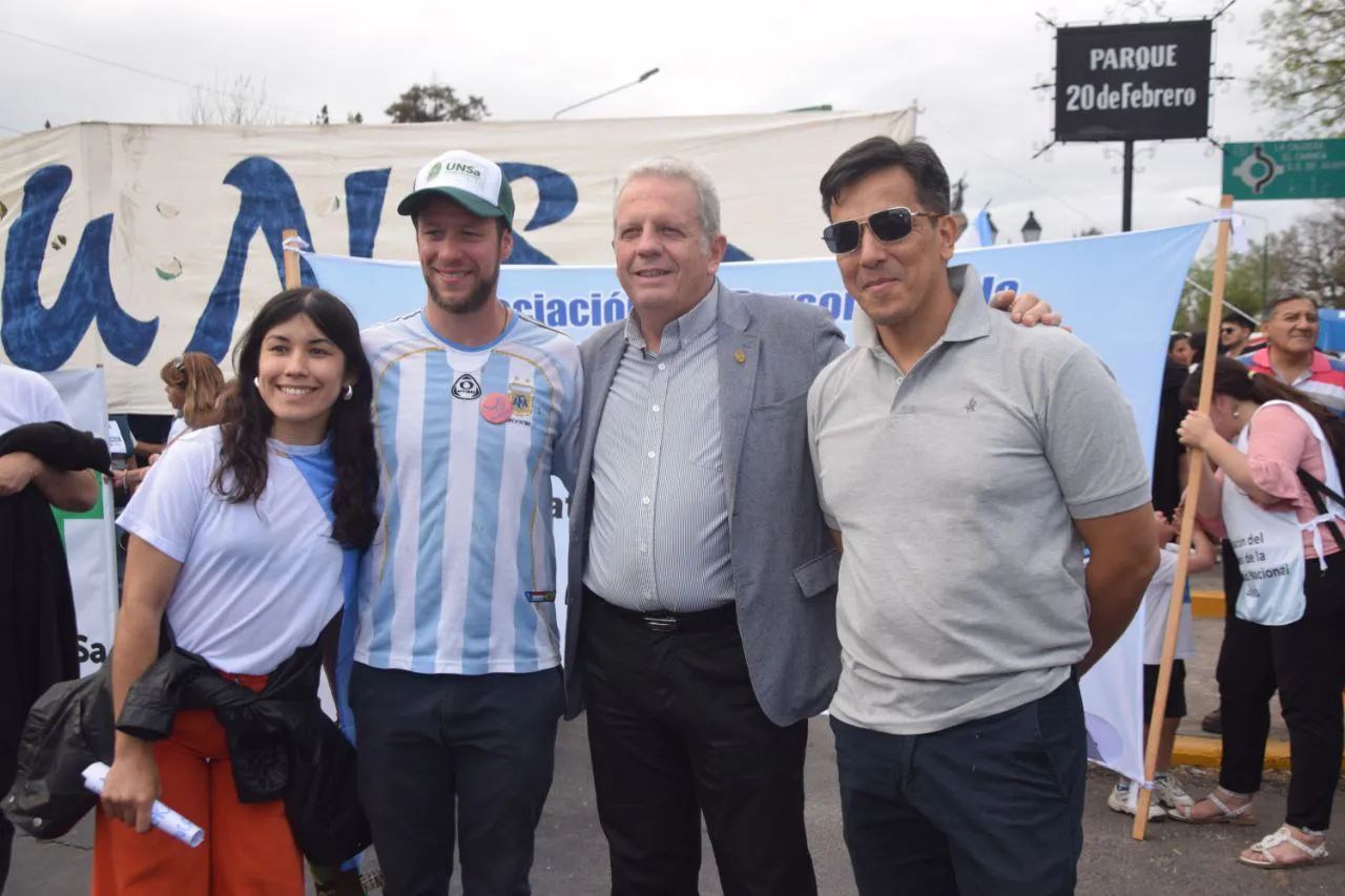 Inamorato - Tane Da Souza - Marcha por la universidad en Salta - Oct 2 (21)