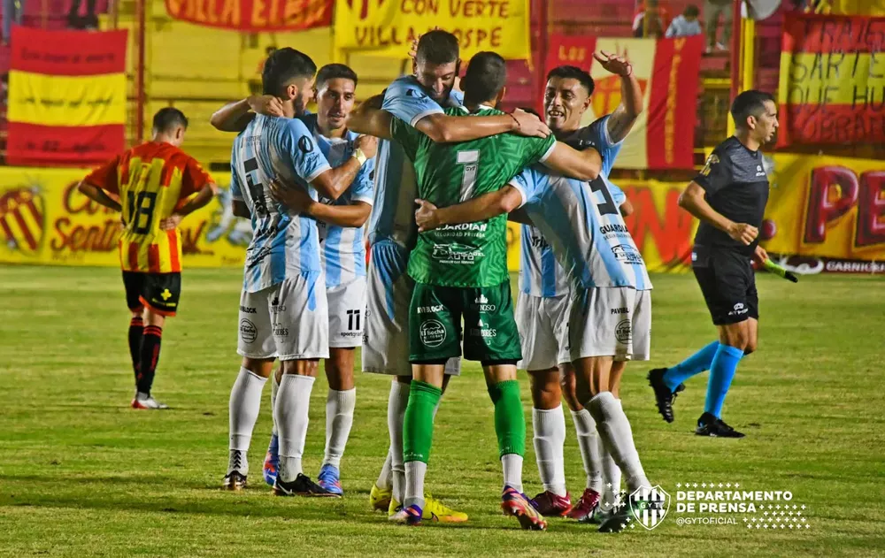 gimnasia festeja y quiere la punta