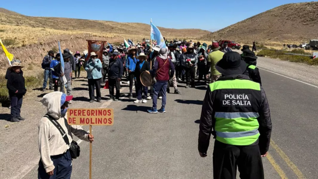 19551-la-policia-de-salta-acompanio-a-mas-de-150-mil-peregrinos-en-el-milagro-2025
