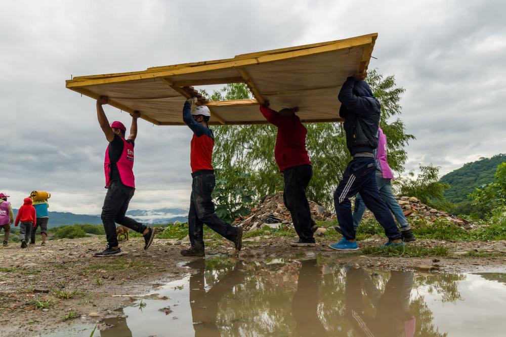 BARRIO JUAN MANUEL DE ROSAS a la vera del Río Vaqueros 004