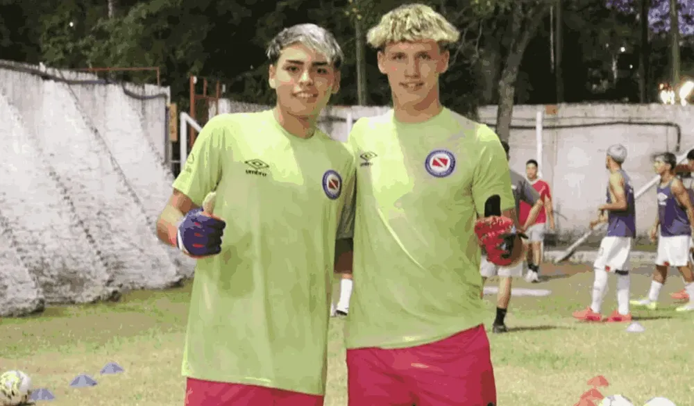 Juan Larrondo y Thiago Acosta