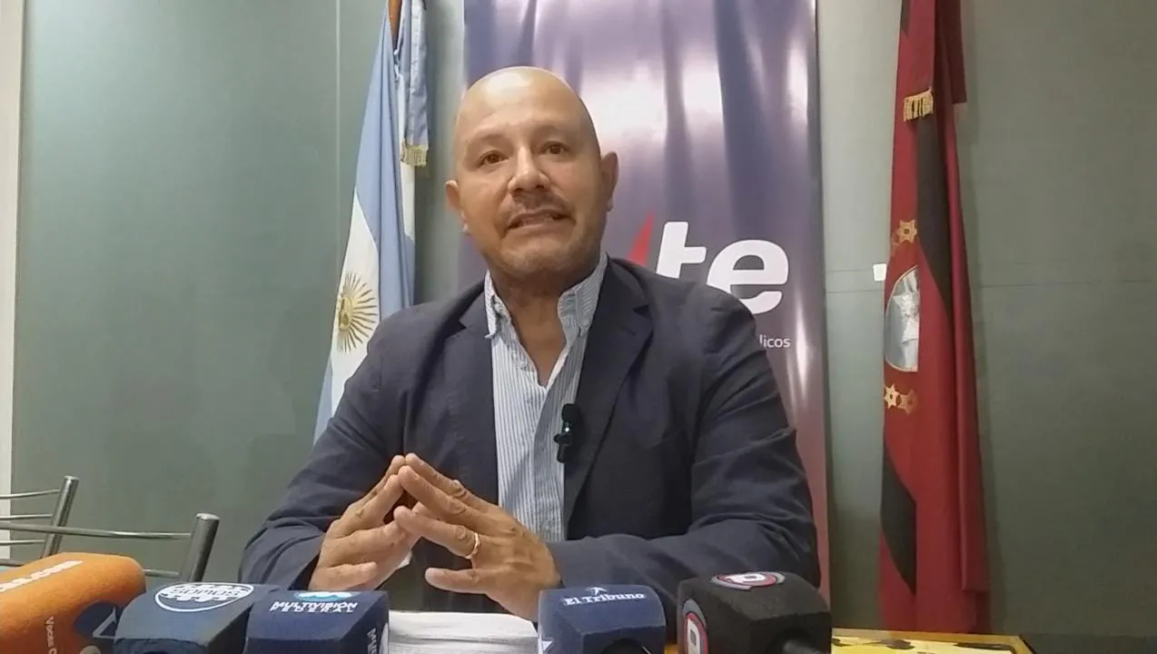 Carlos Saravia - Ente Regulador