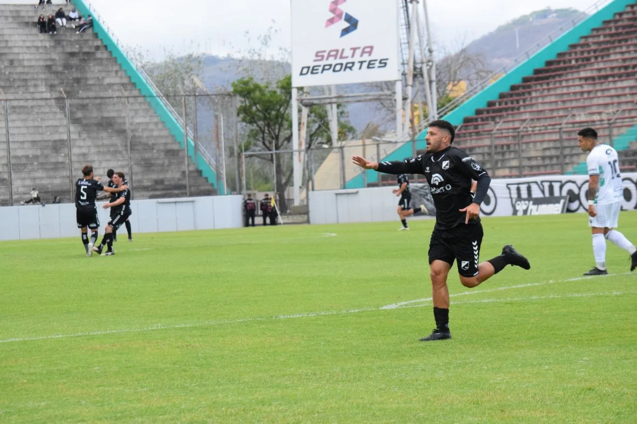 Franco Vedoya gol y festejo (10)