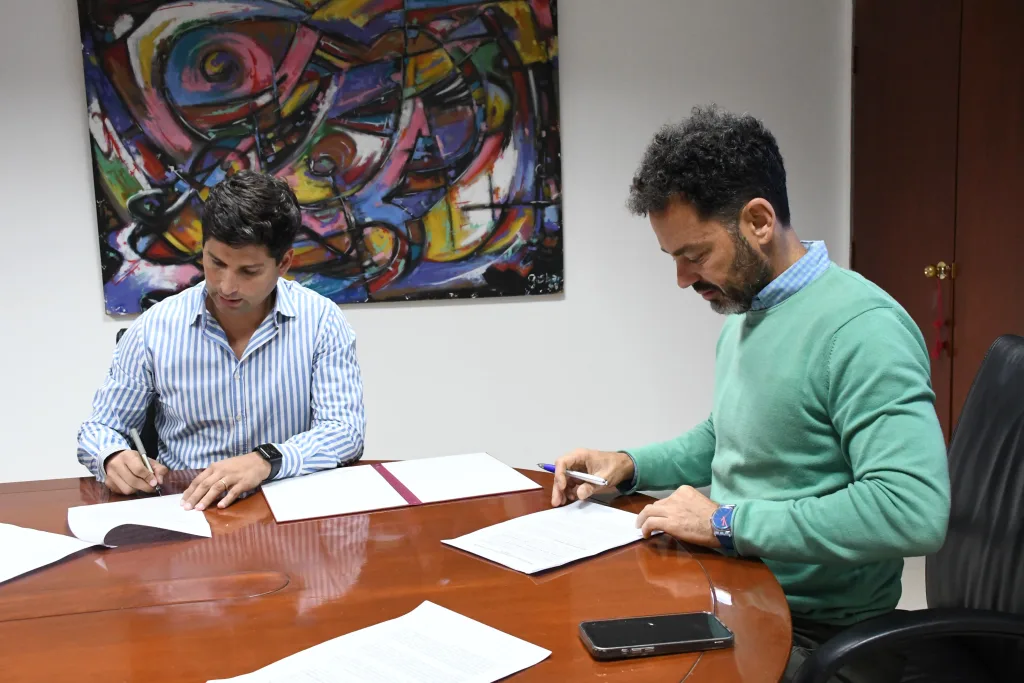 firma-convenio-municipalidad-de-oran-2-1024x683