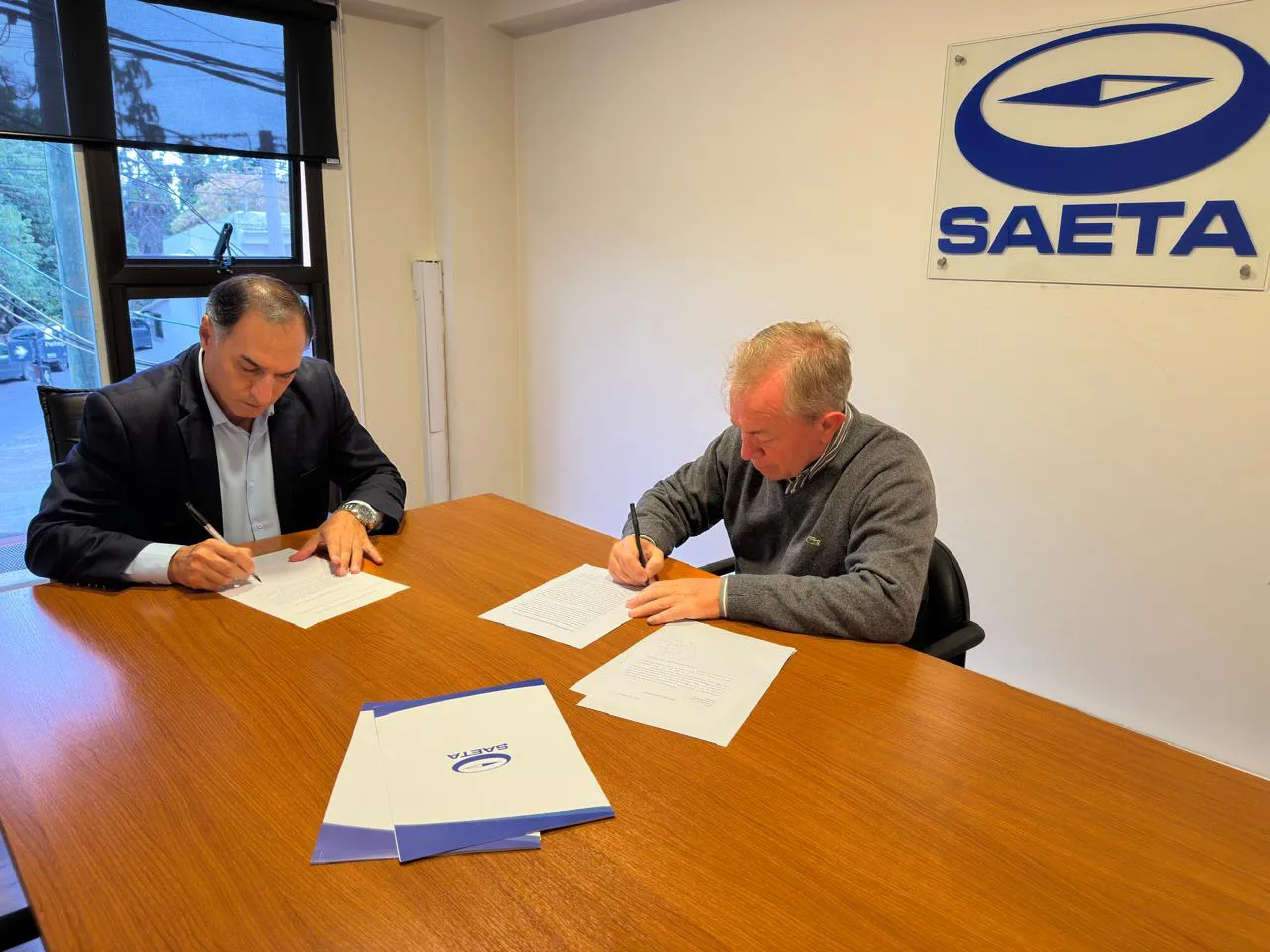 3aef842b-029a-4271-858e-9b0066e634b2