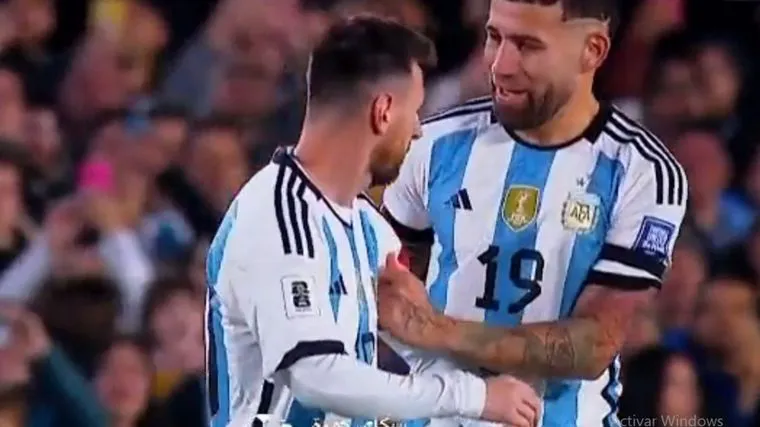 Messi, Otamendi y la cinta de capitan