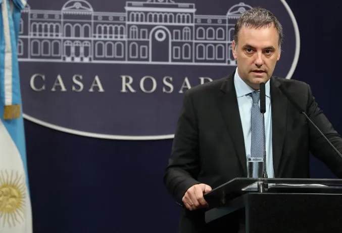 manuel-adorni-2-18-03jpeg