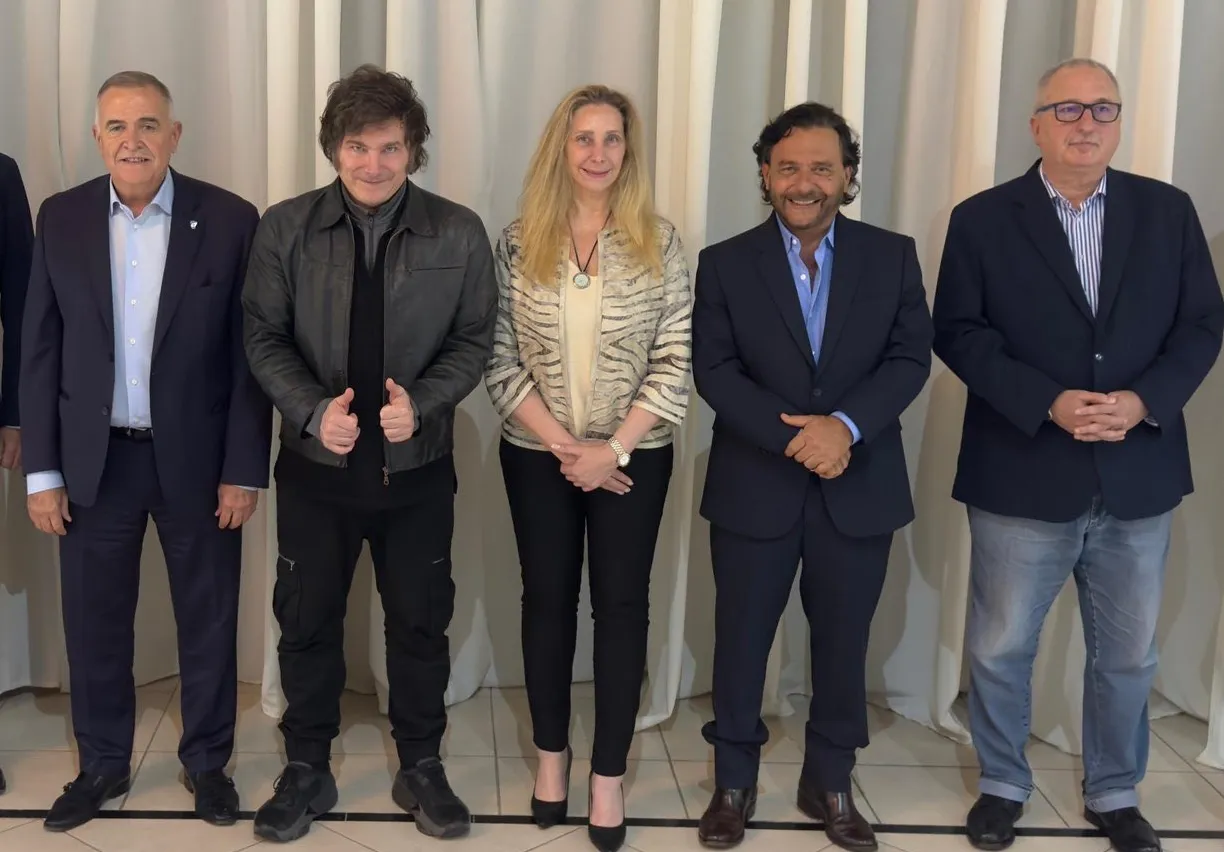 Milei con Sáenz y Karina y otros gobernadores