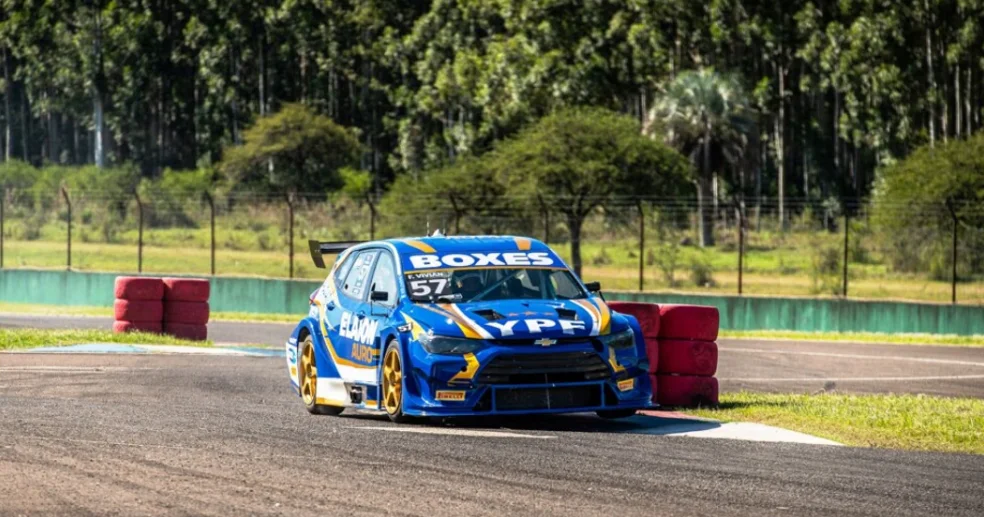 Vivian en el autódromo Martín Miguel de Guemes