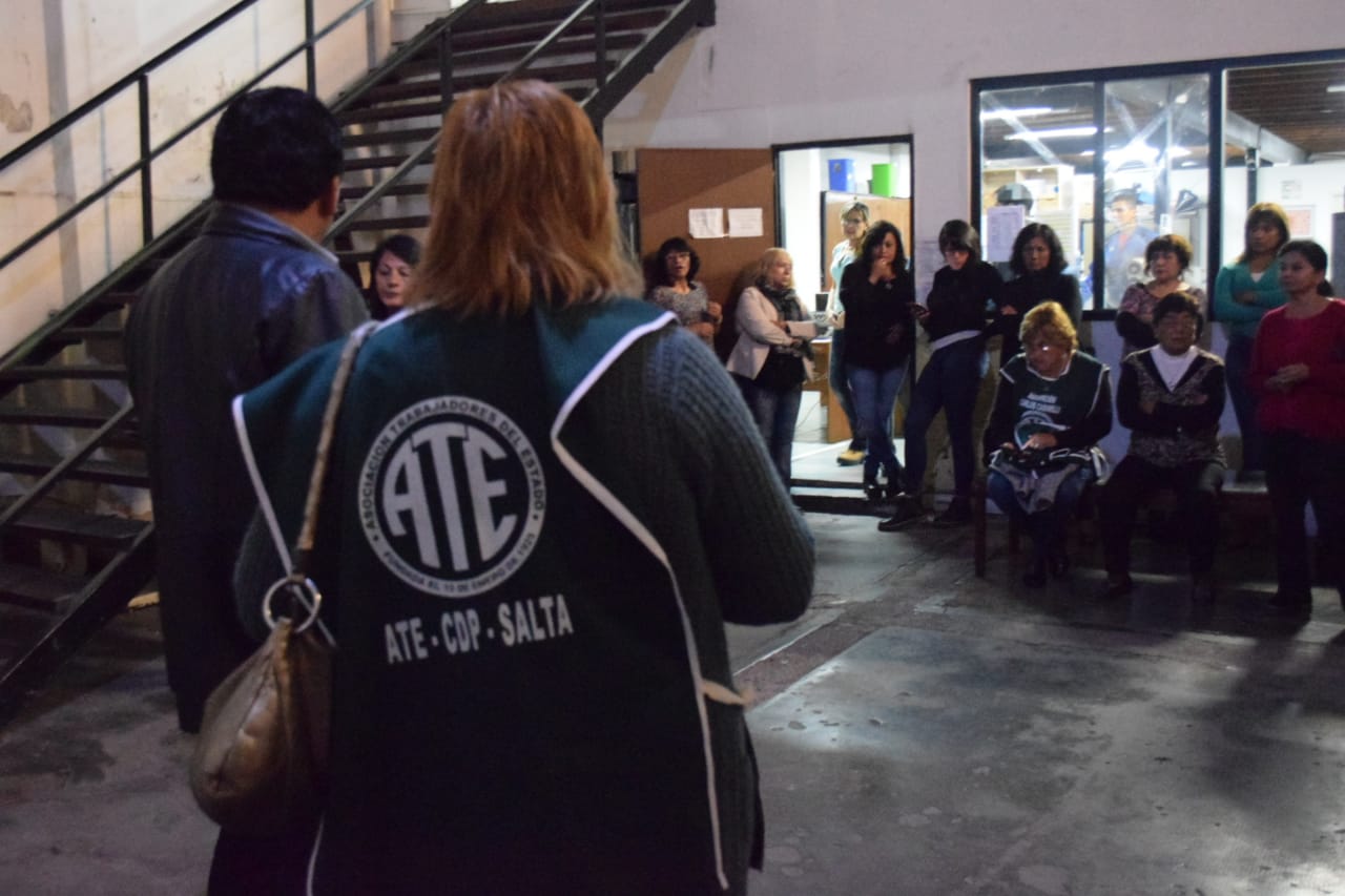 ATE CDP Salta - asamblea en el Ministerio de Asuntos Indígenas (1)