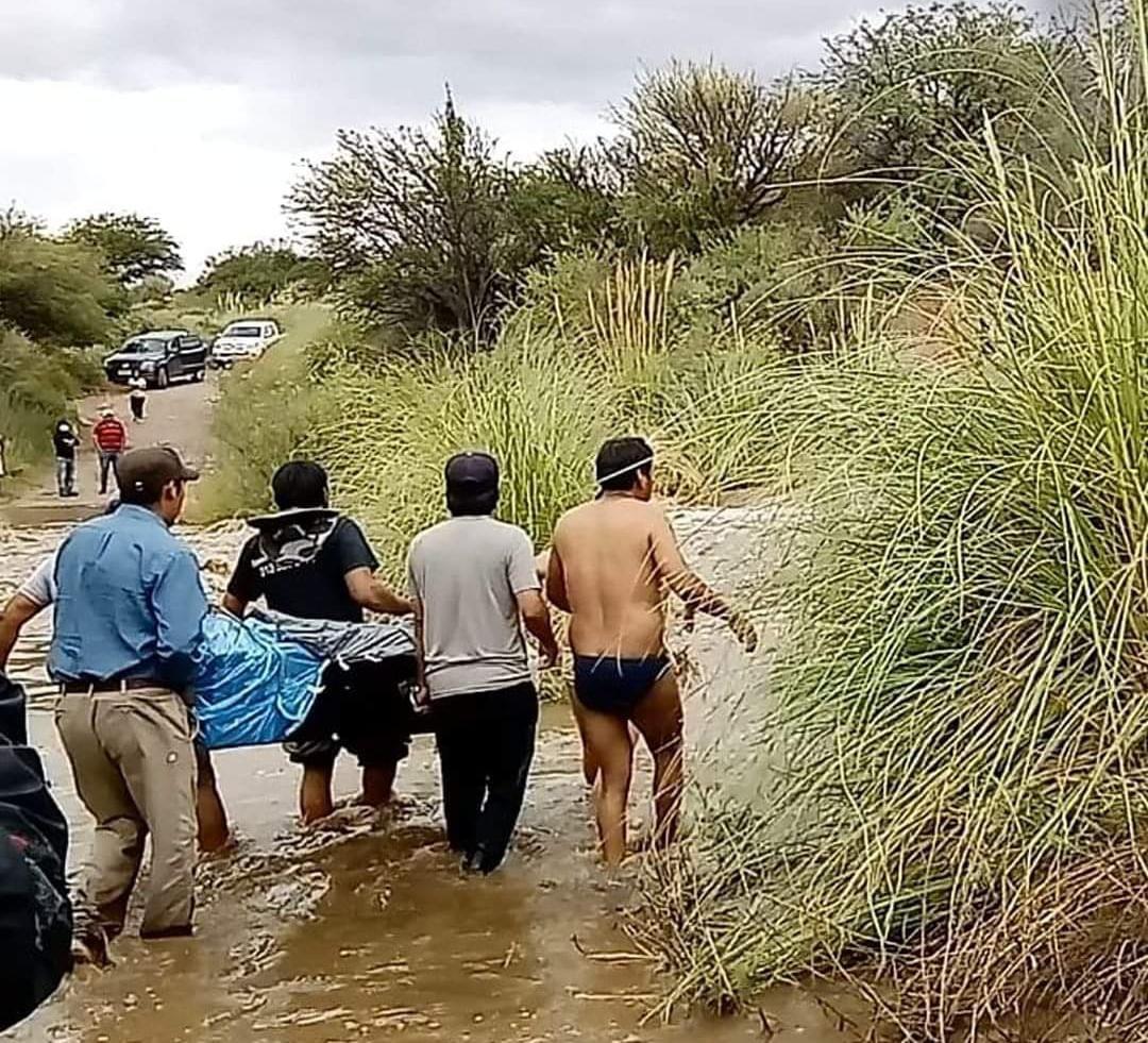 ANGASTACO- odisea de pobladores en el río Guasamayo