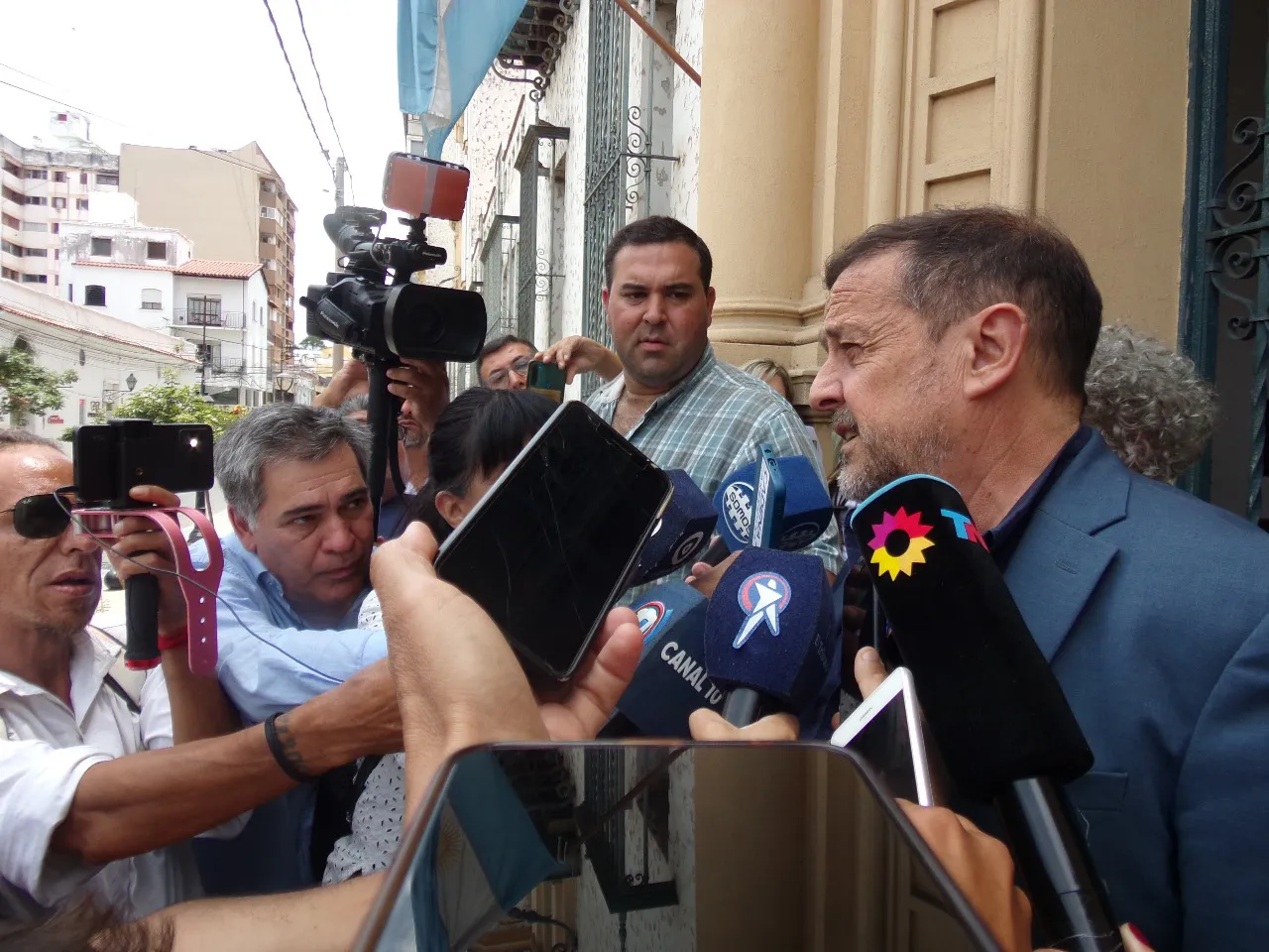 6a256ece-9e27-4b08-8d4b-4eb40db725c0