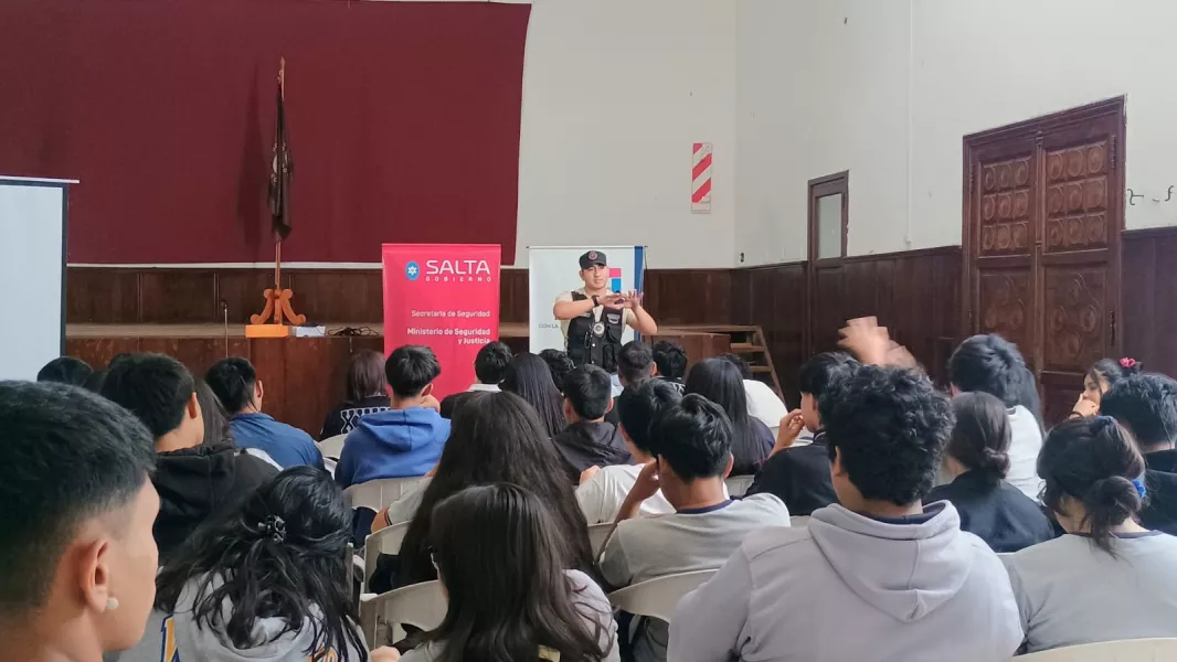 98794-seguridad-realizara-jornadas-preventivas-en-barrios-de-salta-sobre-los-riesgos-en-el-ciberespacio
