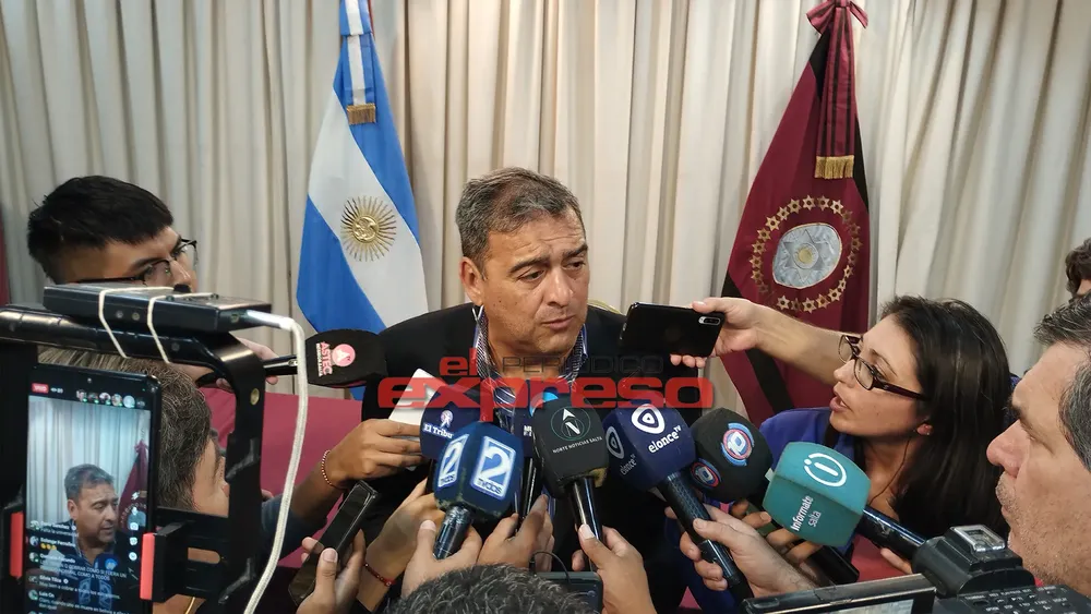 Federico Mangione Portada