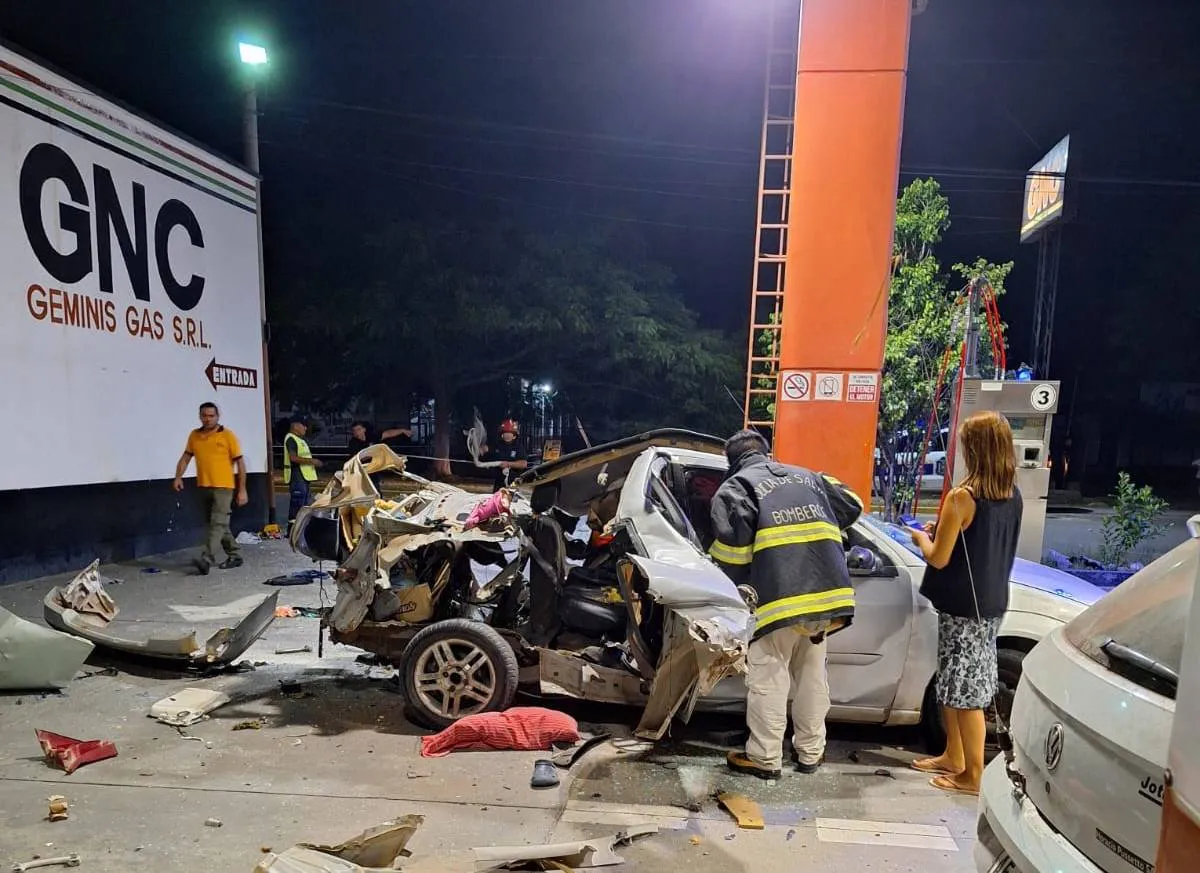 ORÁN - Explotó un Ford Fiesta con droga en el cilindro de gas 009