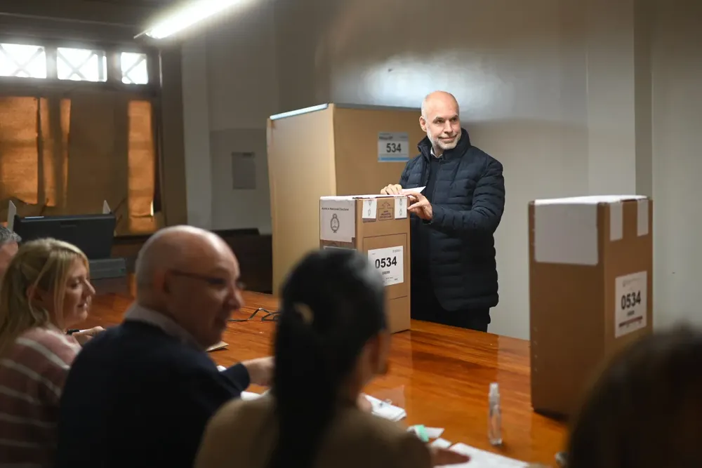 Horacio Rodríguez Larreta votando (1)