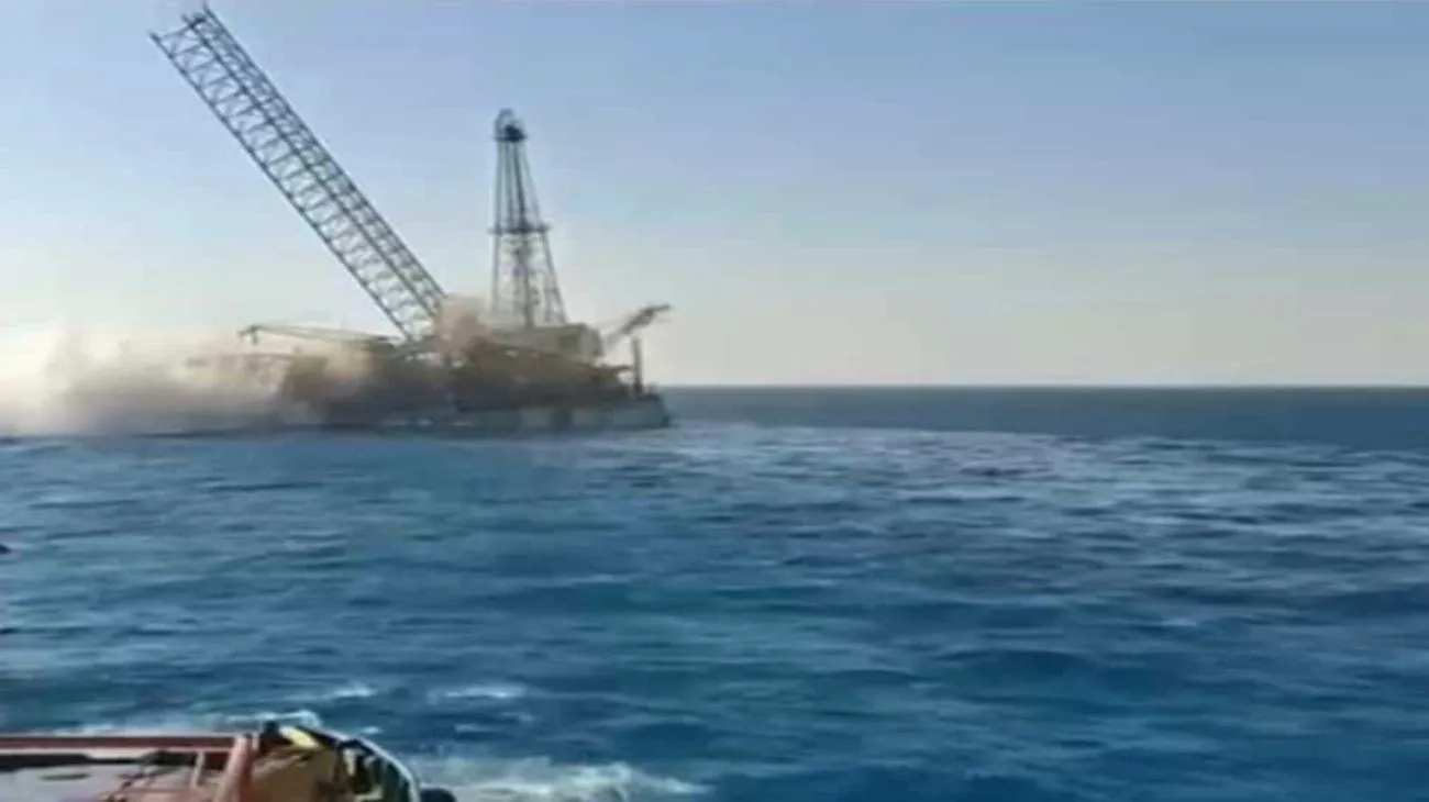 hundimiento-de-la-barcaza-adam-marine-12-2053707
