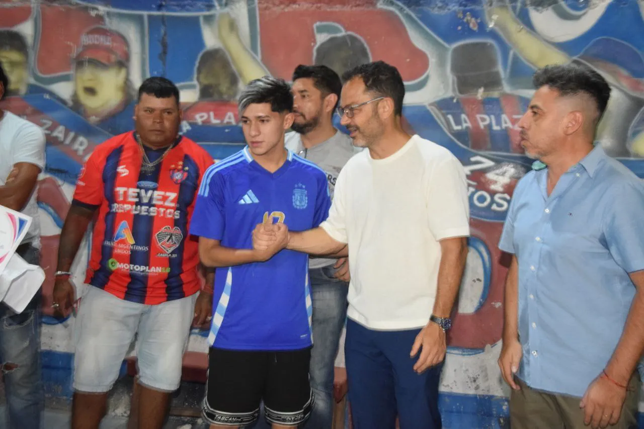 Mateo Rivero con el intendente Durand 009