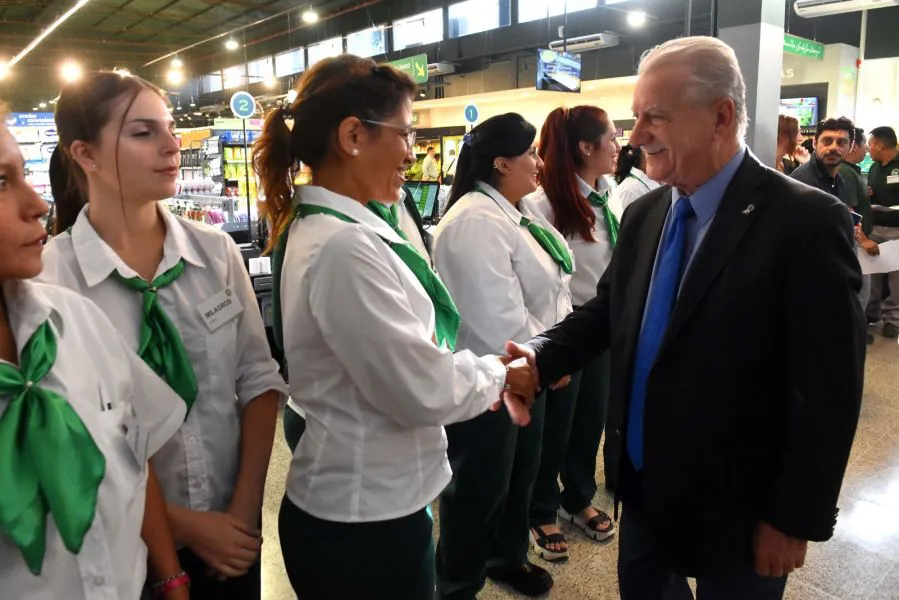 11087-inauguraron-un-supermercado-jumbo-en-san-lorenzo