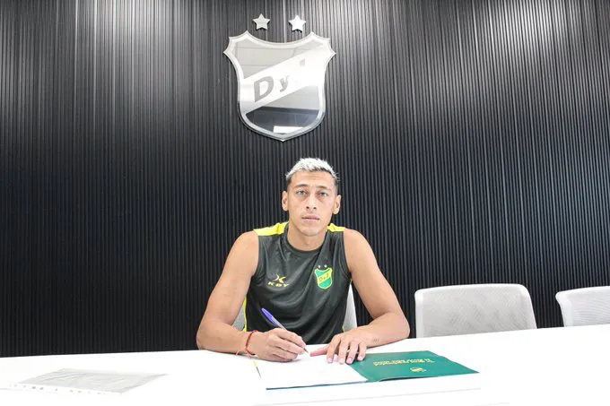 firma de contrato de Lucho Herrera