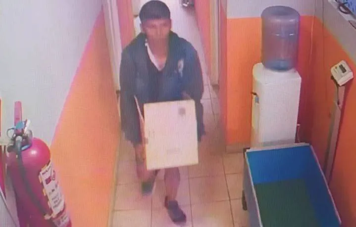 Ladrón se lleva una notebook de una veterinaria de Tres Cerritos (2)