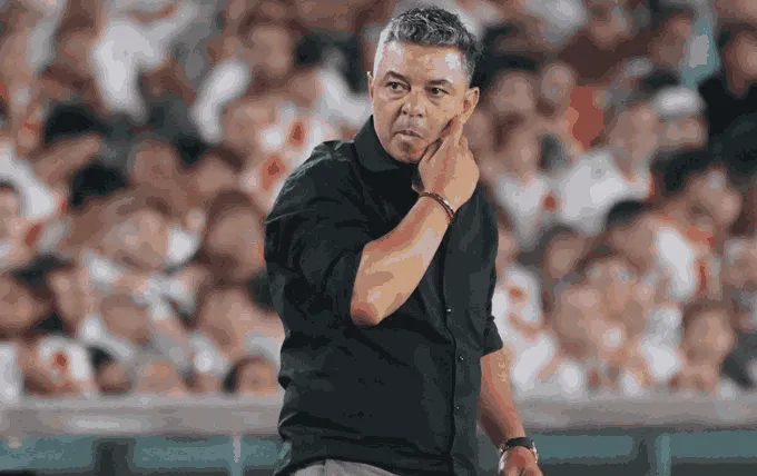 Marcelo Gallardo durante el partido con Tigre