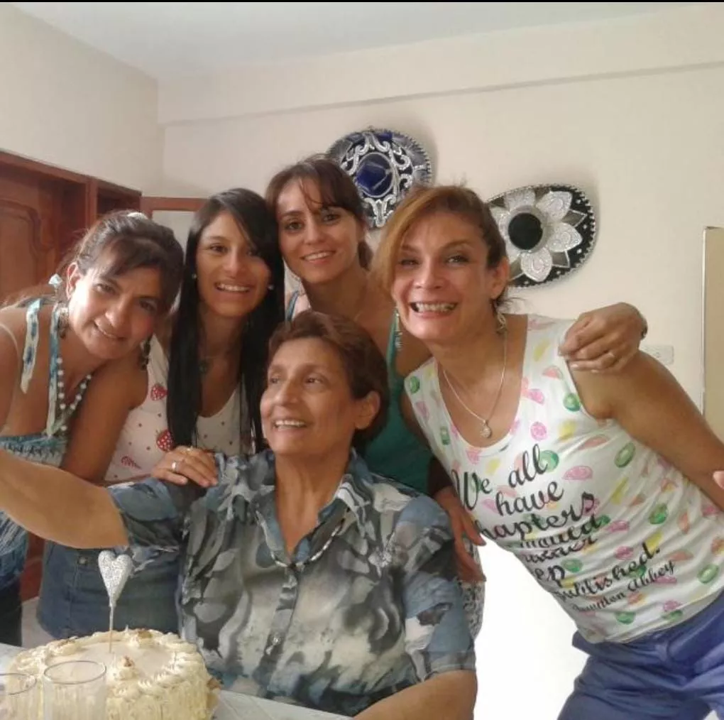 Dora Wierna y sus hijas