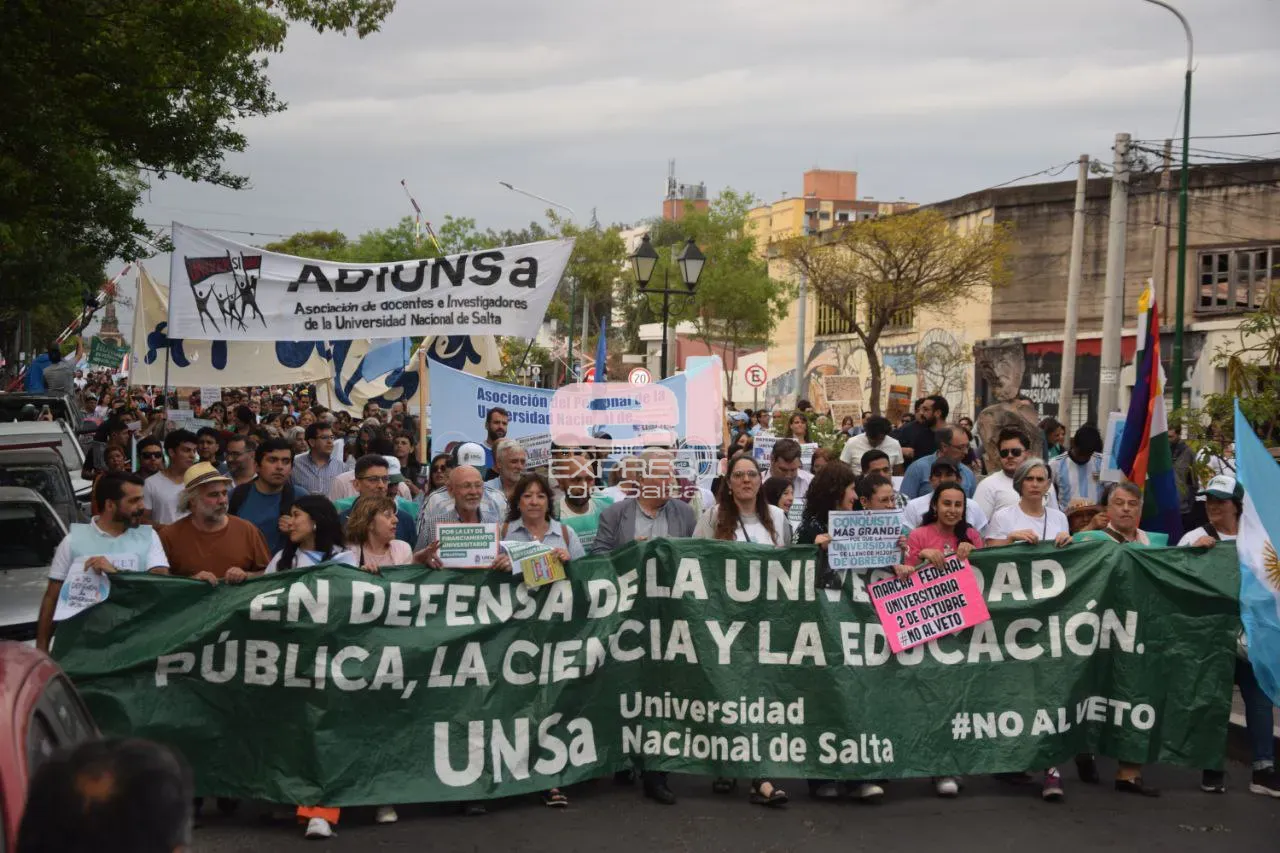 Marcha por la universidad en Salta - Oct 2 (19)