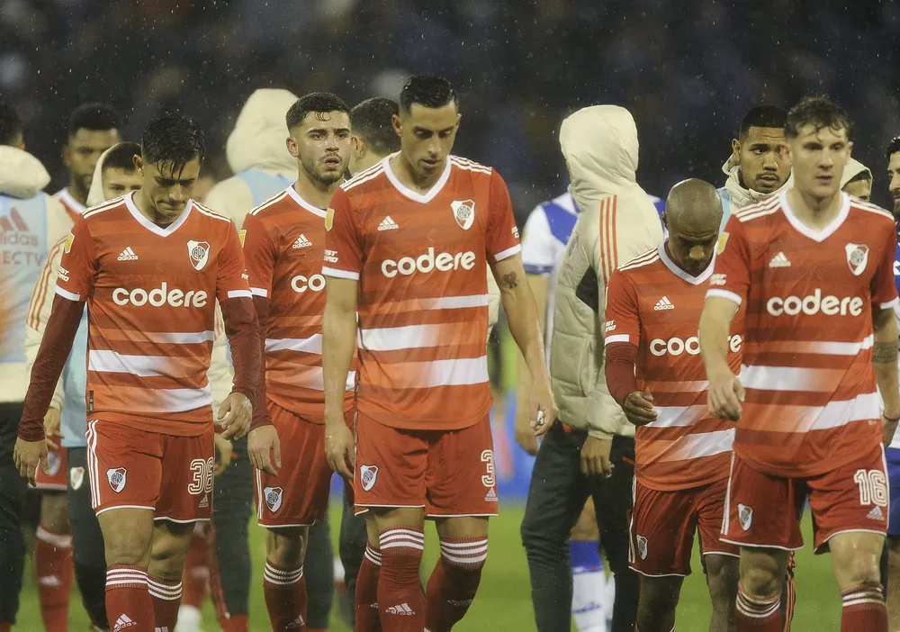River en un partido para el olvido pierde con Vélez