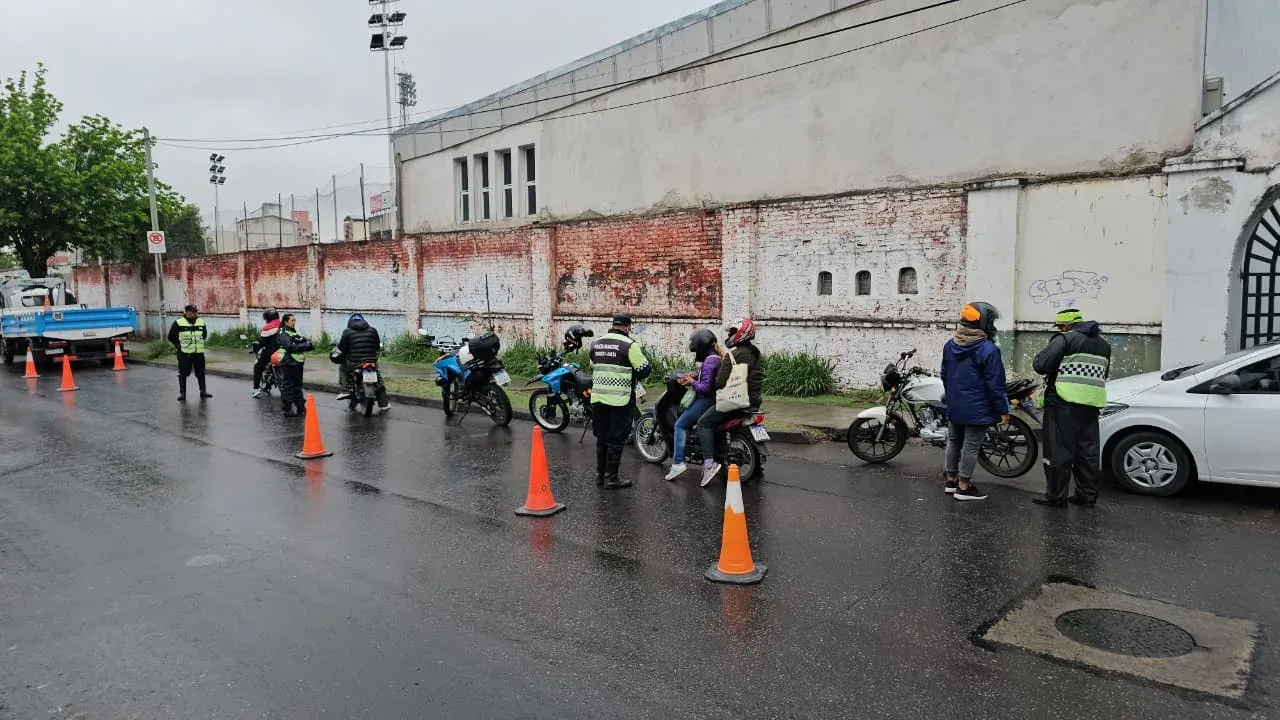 control transito motos