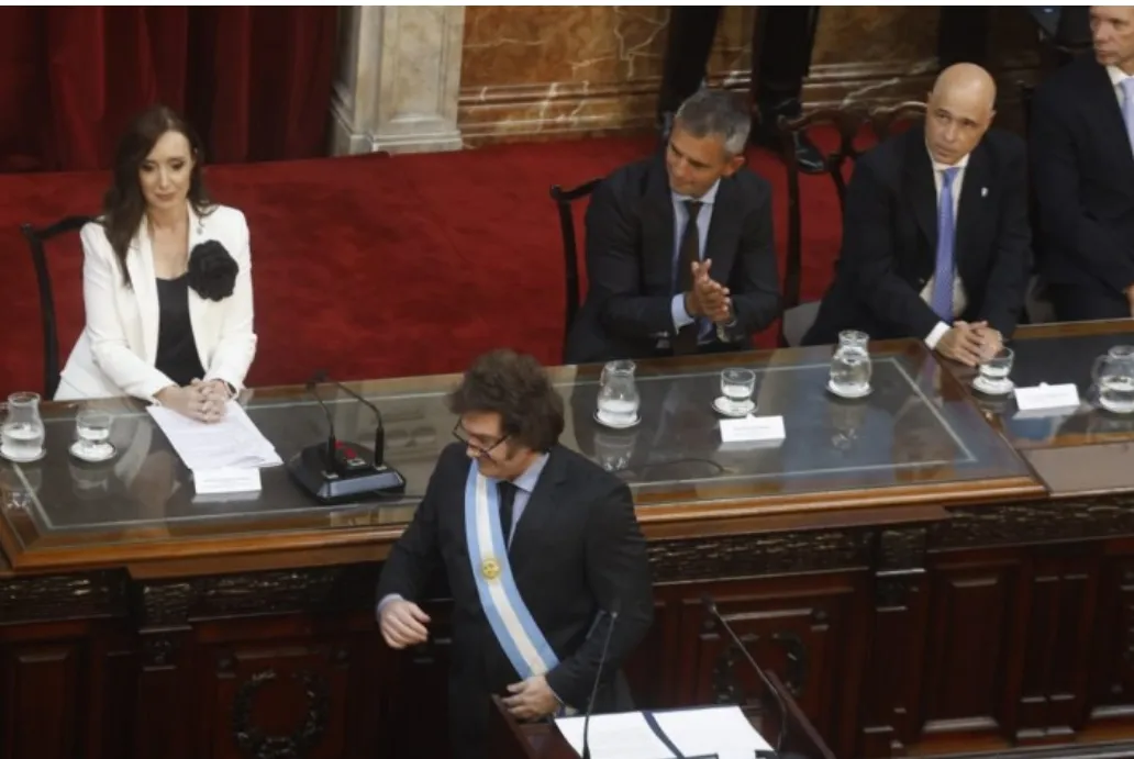 Milei habla en la asamblea legislativa