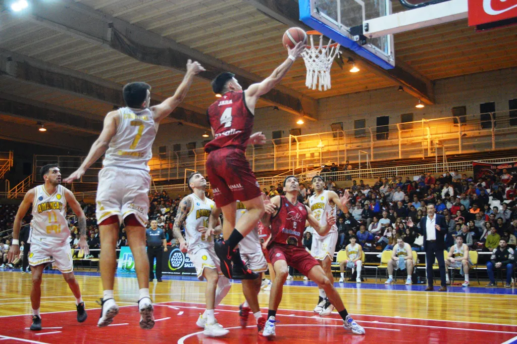 salta basket amancay, primero choque