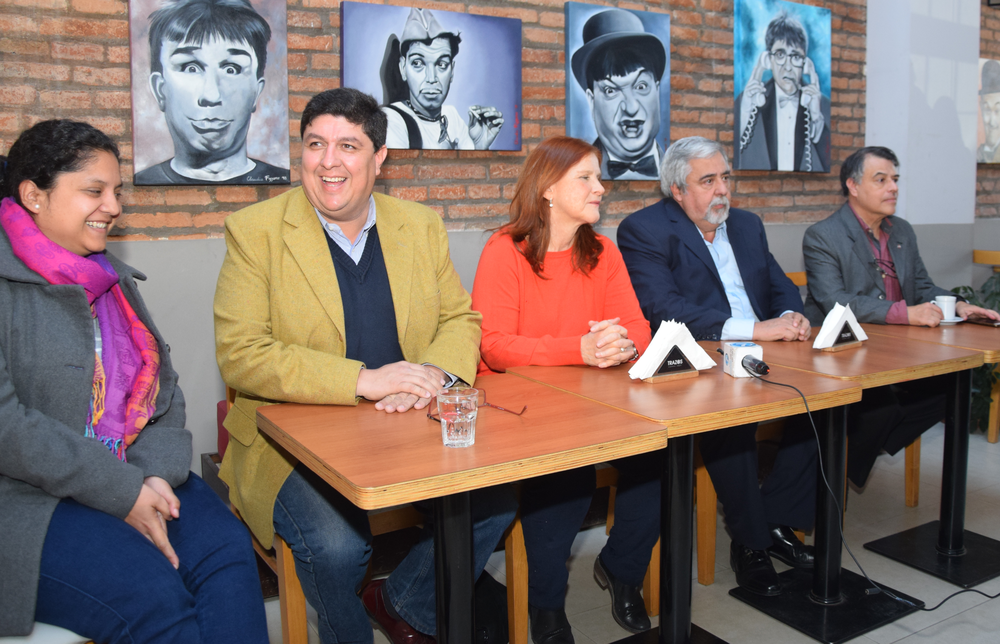 Lourdes Cervera - Núñez Burgos - Martínez Saravia- Luis Zavaleta y Rubén Correa (2)