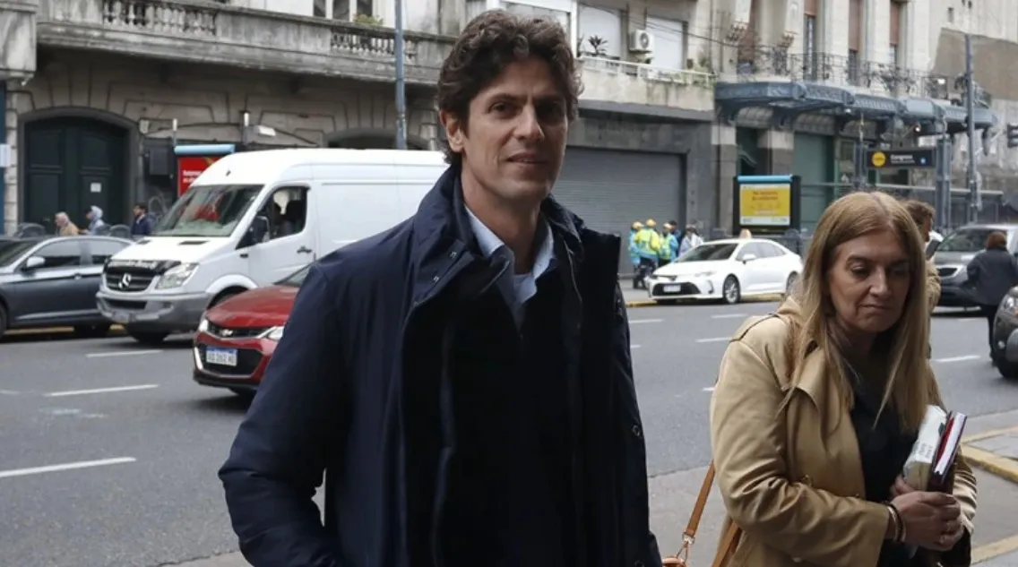 Lousteau salvó su banca y se la dedicó a los trolls libertarios que lo atacaron