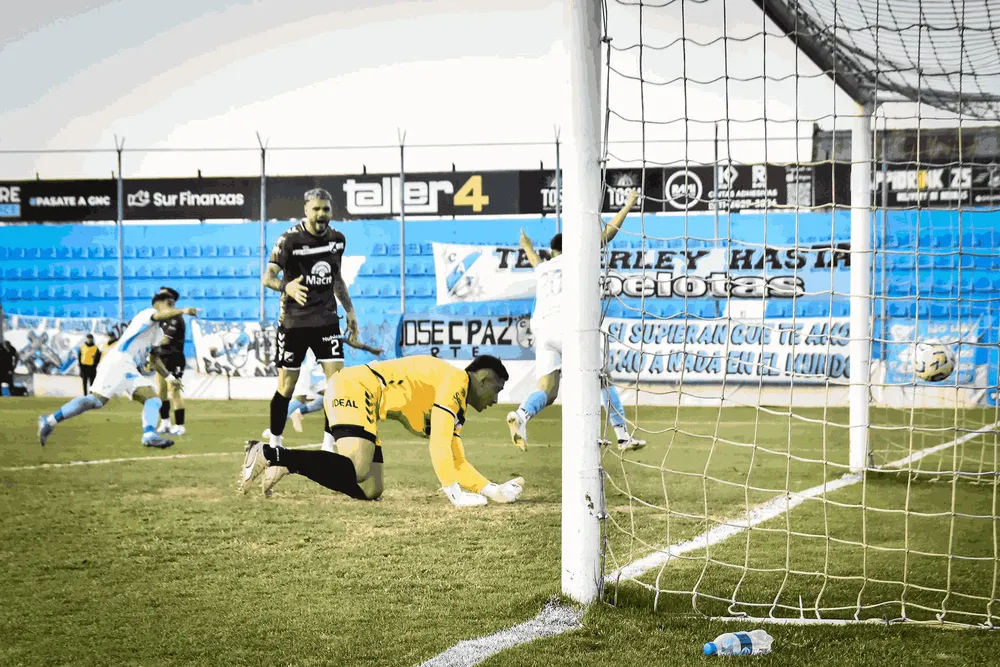 Gol de Temperley de cabeza