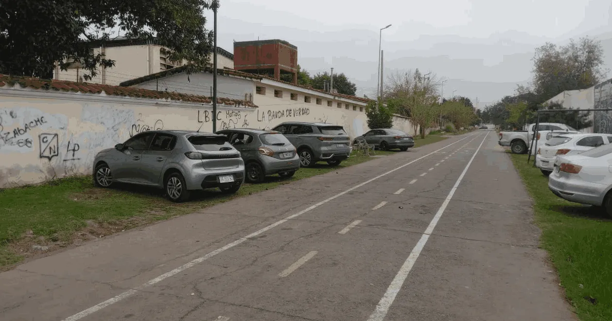 Paseo Ibazeta usado como playa de funcionarios (2)