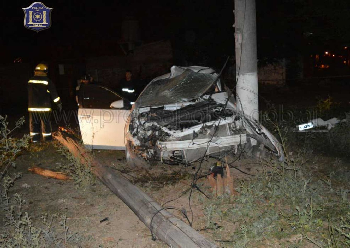 1955-choco-contra-un-poste-de-luz-y-murio