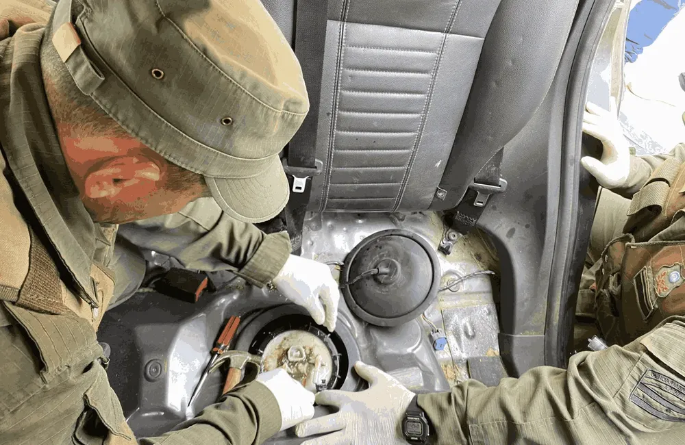 Gendarmería le descubrió más de 22 kilos de cocaina en tanque de nafta 003