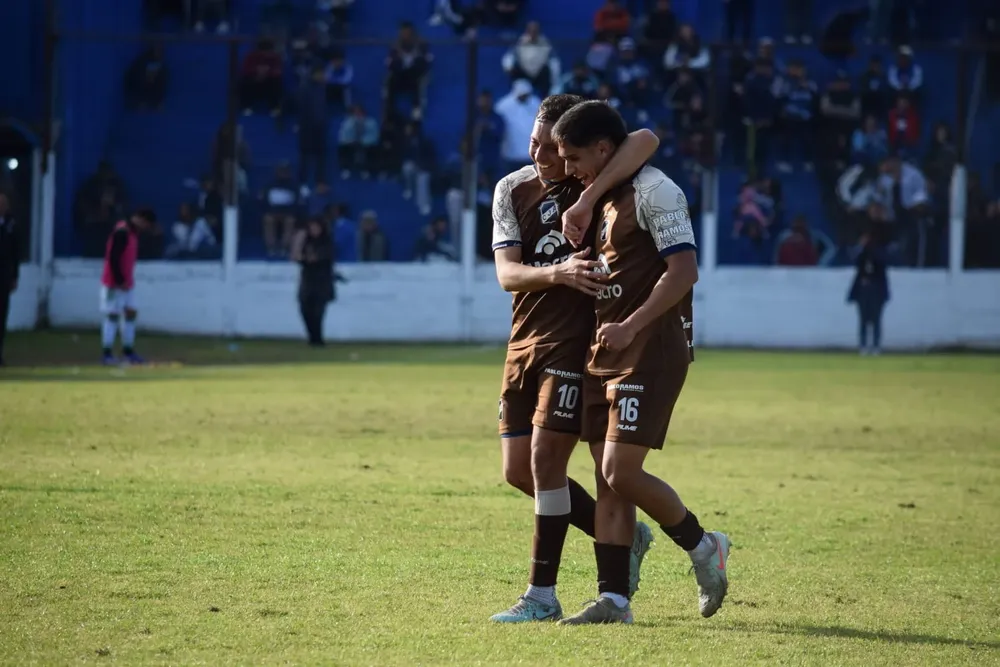 Juventud goleó en el Honorato Pistoia (Foto: Omar “Michi” Barrios)